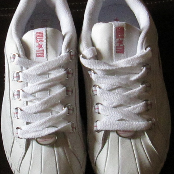 Shoes Converse athletic girls new size 6M white Allstar leather - Picture 2 of 4